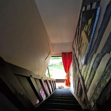 Oda ve Kahvaltı Lealie 4*