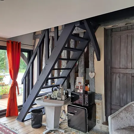 Lealie Oda ve Kahvaltı 4*